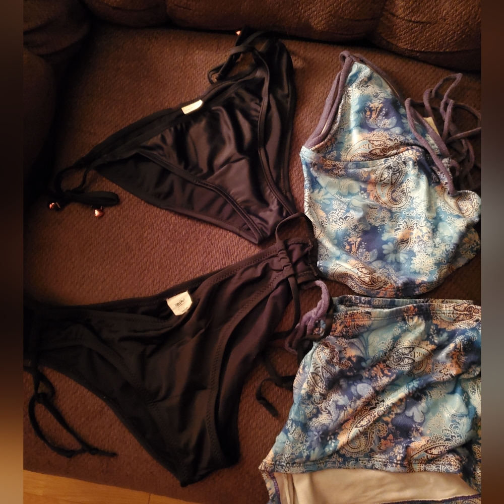 Women's swimsuits